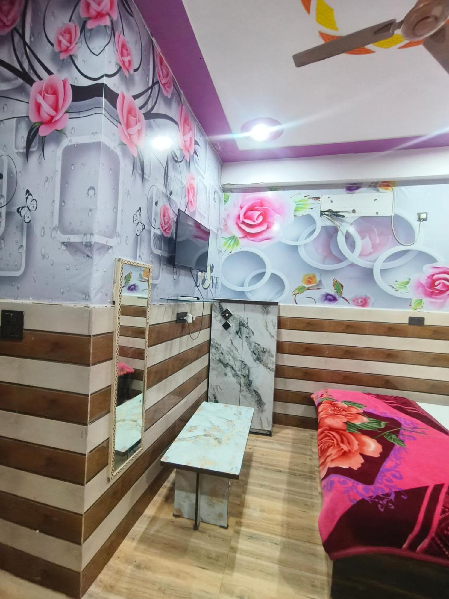 Hotel K.D.Dham-Near Prem Mandir Vrindāvan Zewnętrze zdjęcie